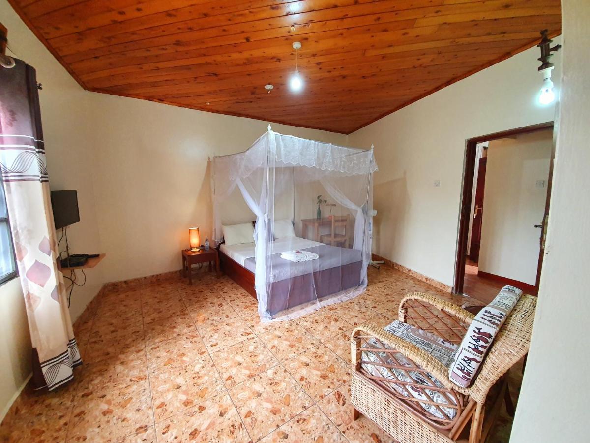Annas Bed And Breakfast Entebbe Exterior photo