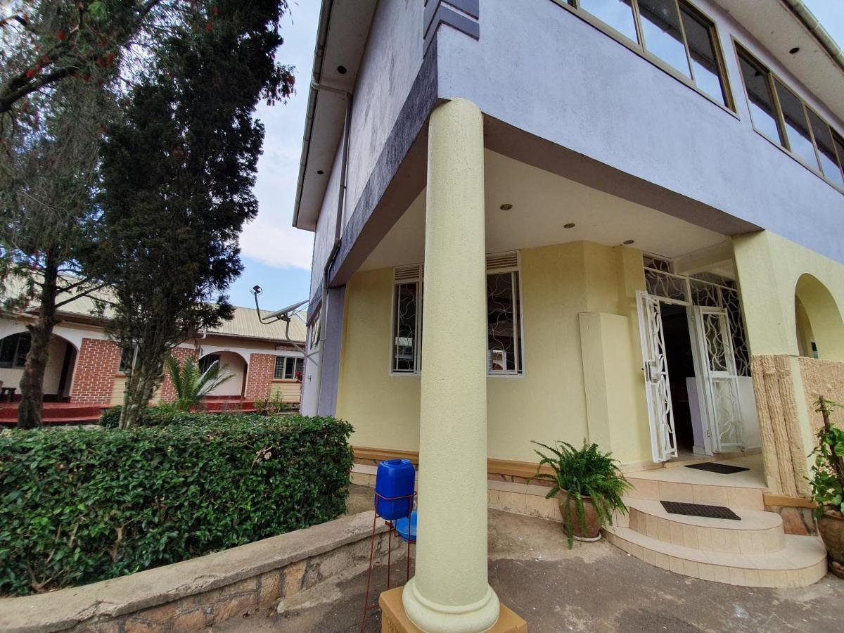 Annas Bed And Breakfast Entebbe Exterior photo