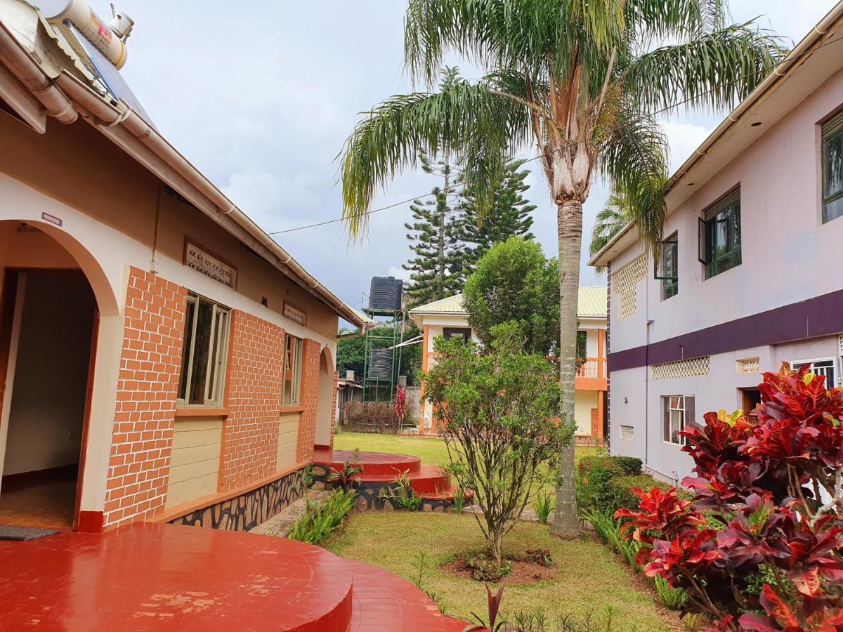 Annas Bed And Breakfast Entebbe Exterior photo